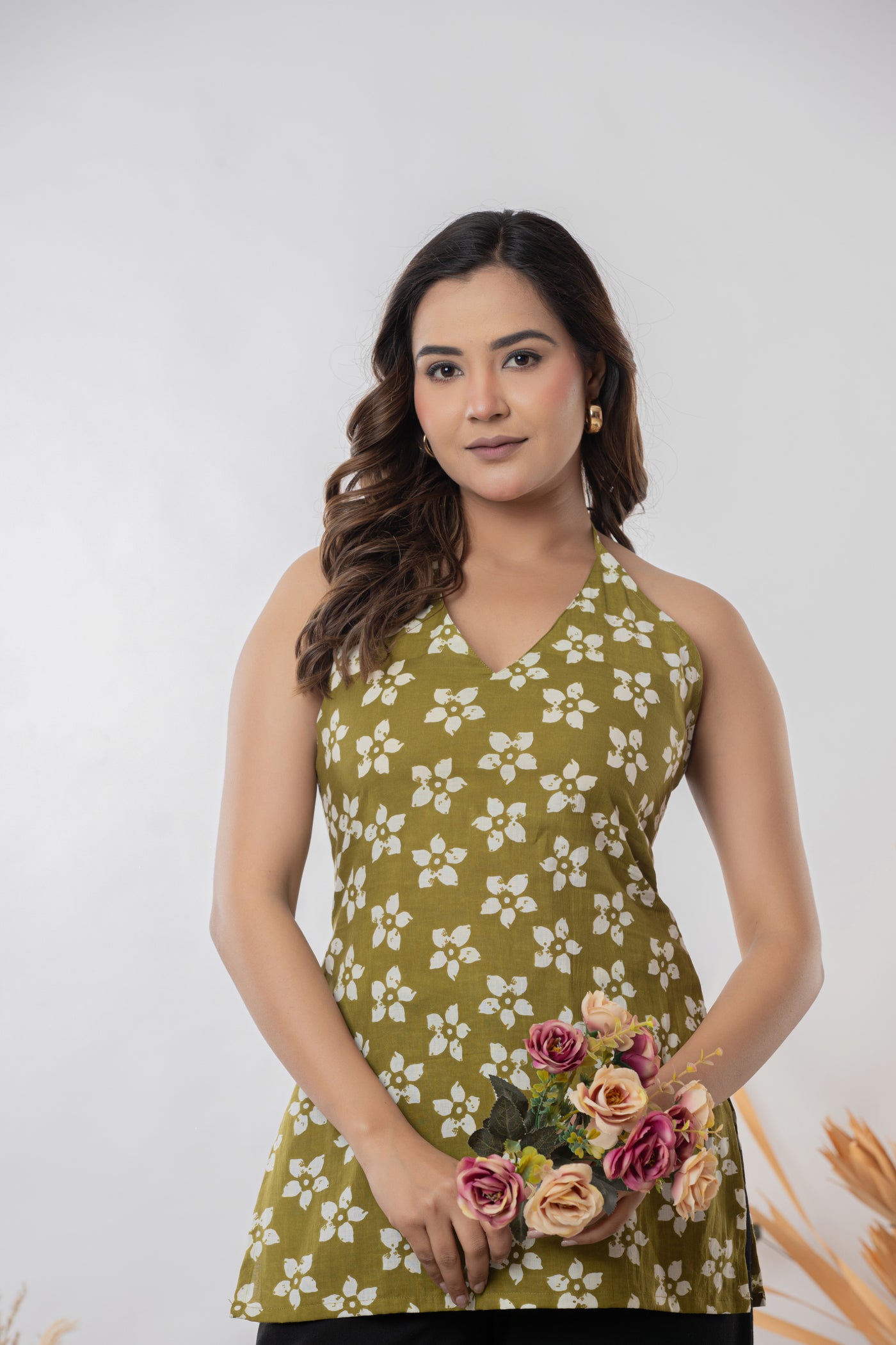 Women Floral Printed Halter Neck Sleeveless Short Kurti Top