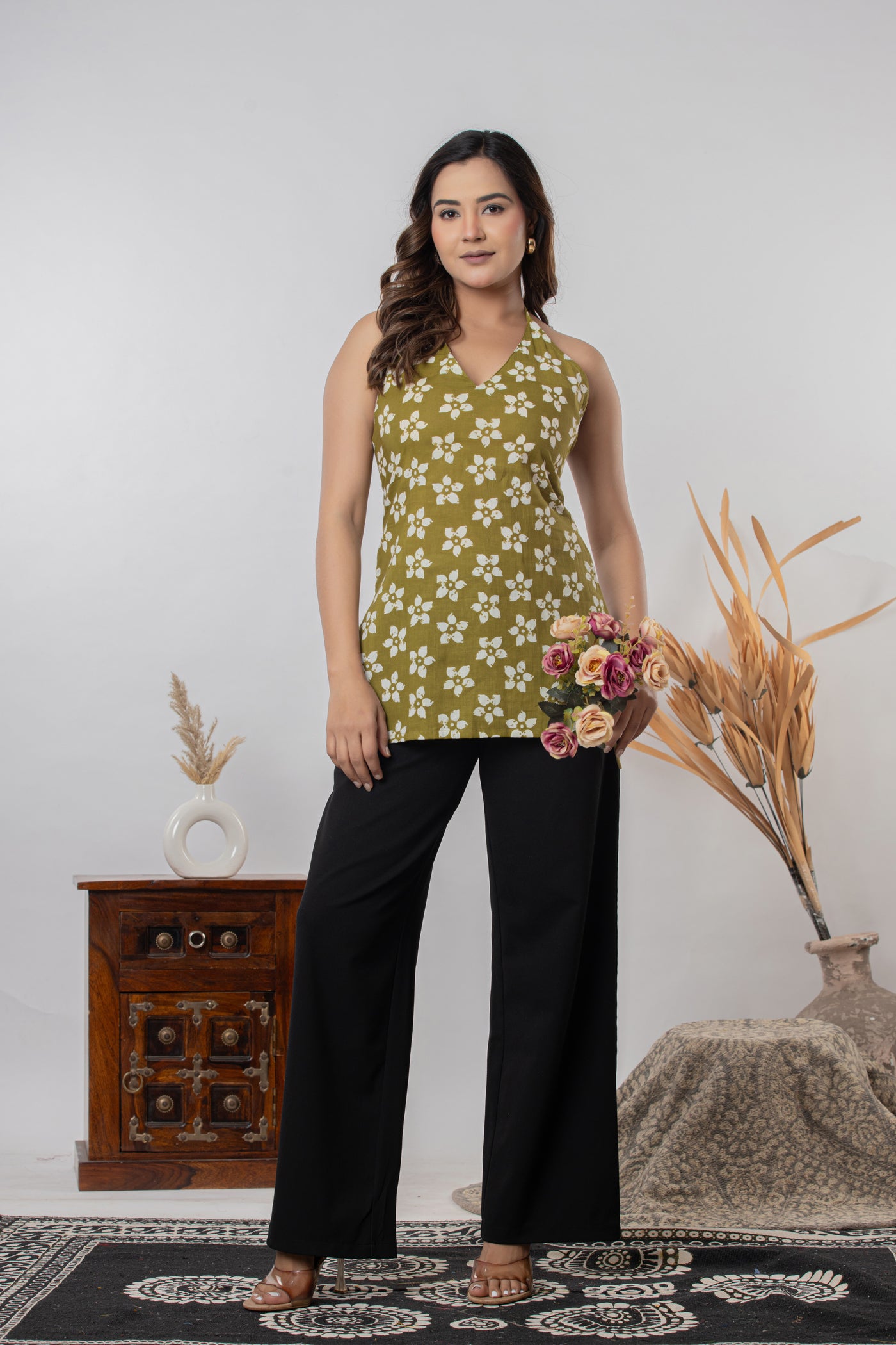 Women Floral Printed Halter Neck Sleeveless Short Kurti Top