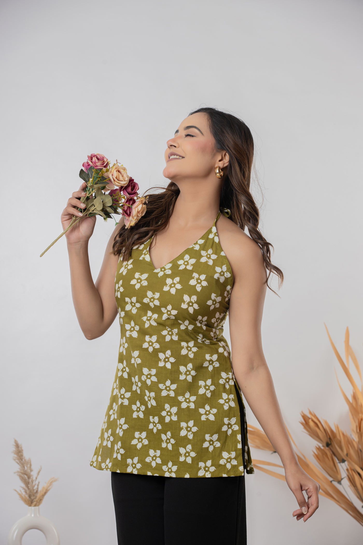 Women Floral Printed Halter Neck Sleeveless Short Kurti Top