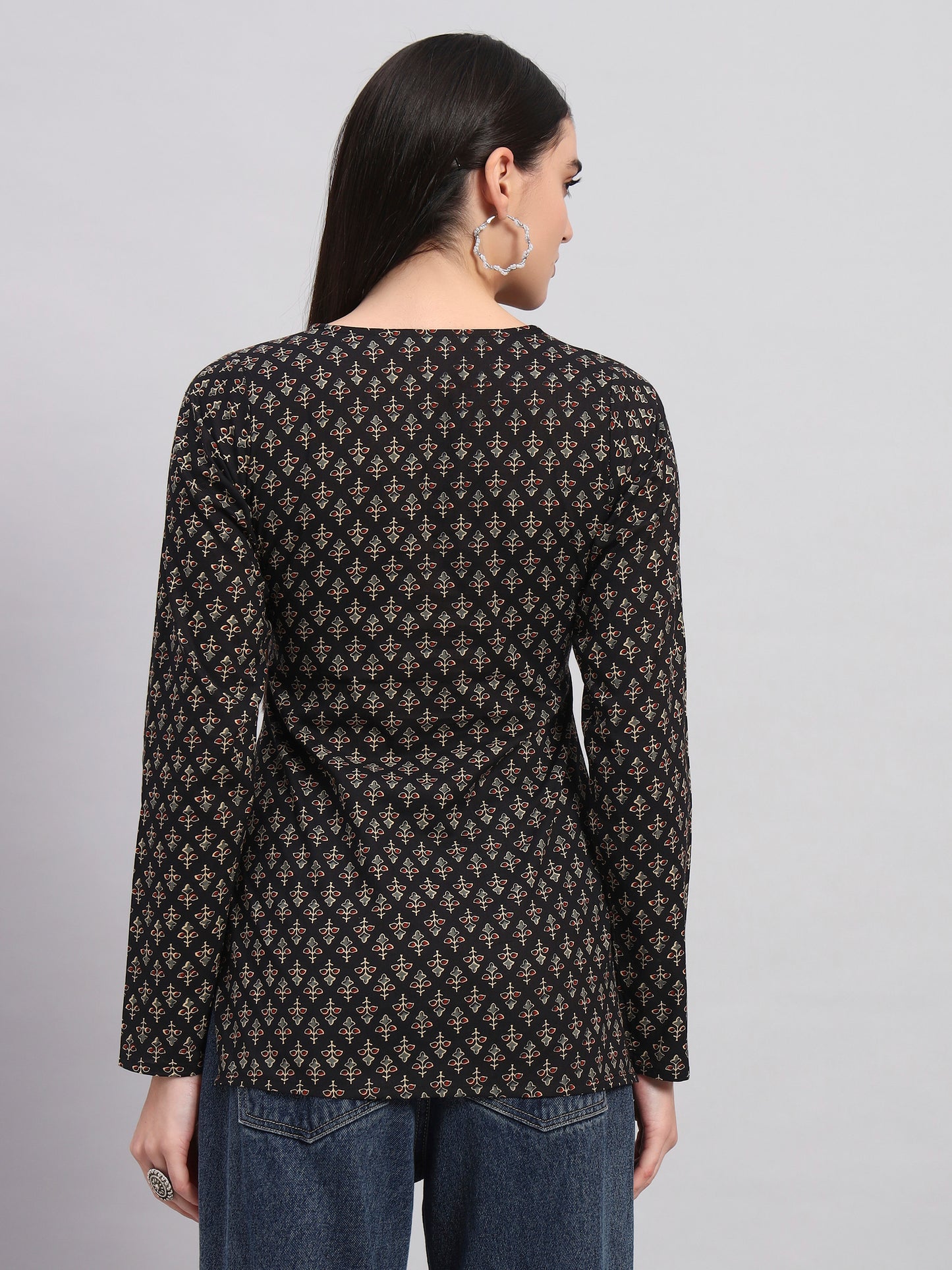 Full sleeves black kurti