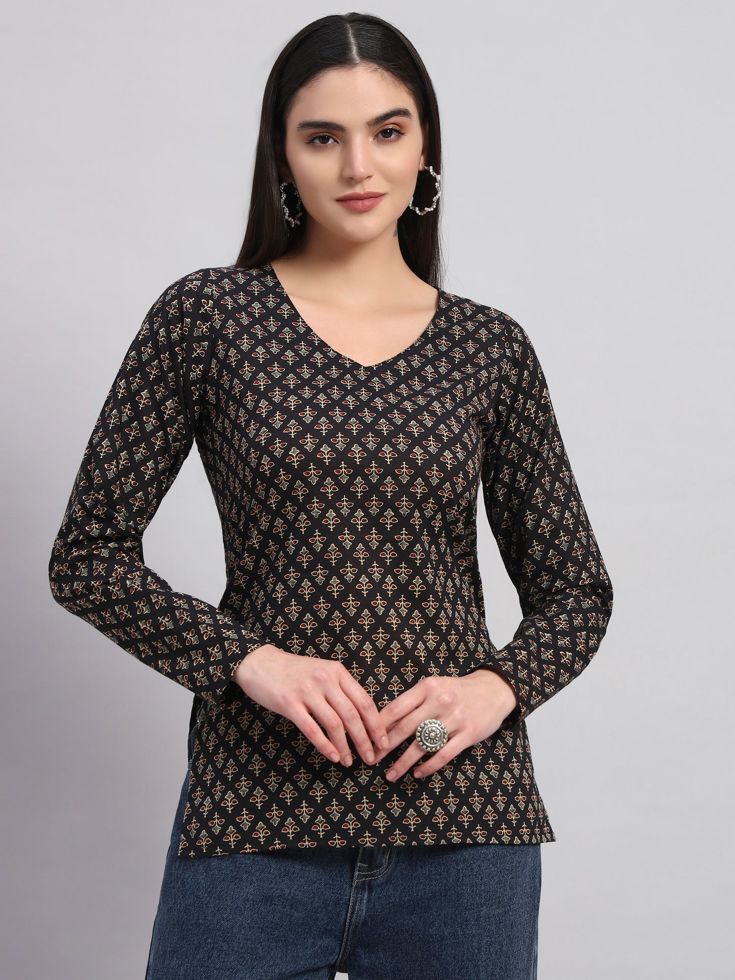 Full sleeves black kurti