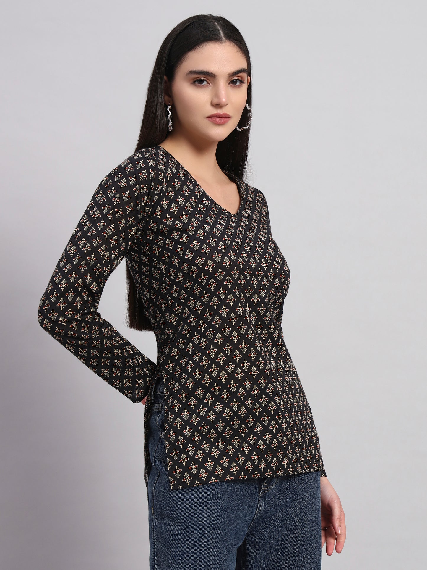 Full sleeves black kurti